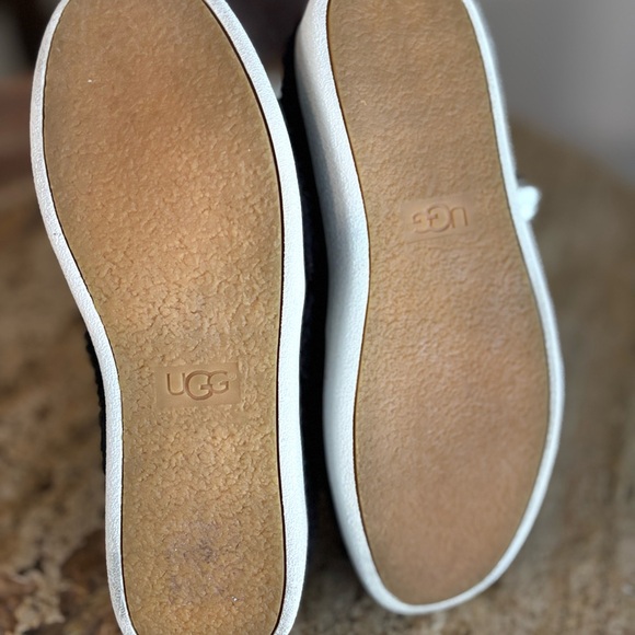 UGG Black Slip-On Shoes Size 7 - Picture 8 of 9